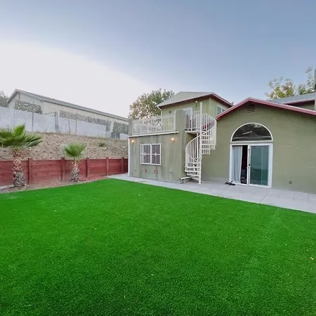 Entire Upstairs With 4 Bedrooms, 2 Baths And Private Entrance